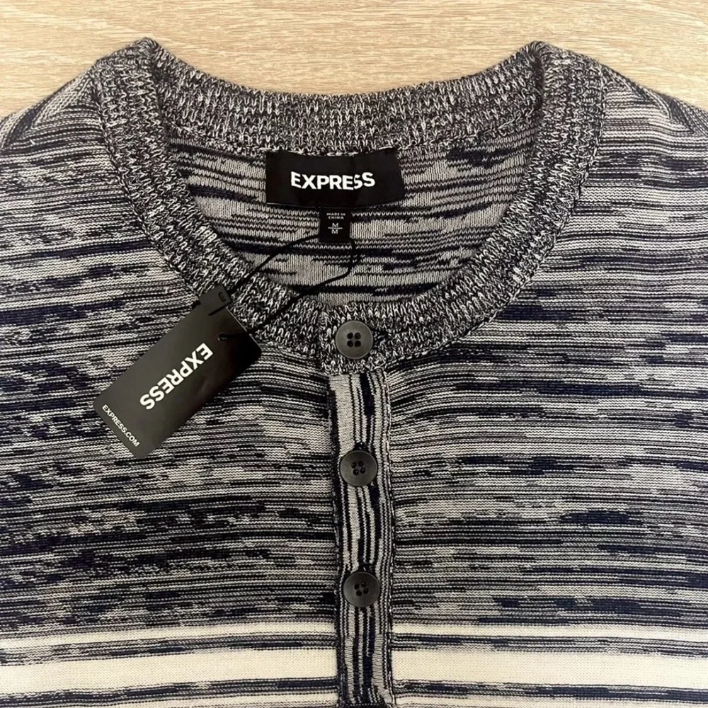 Express Men’s Long Sleeve Button-Down Top Navy Blue and White Striped New